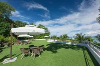 Amun Ini Beach Resort & Spa Отели рядом с достопримечательностью «Boctol Waterfall»