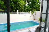 Tme Retreats Dhigurah - Pools