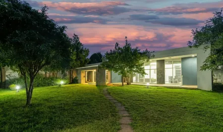 Treebo Midvalley Residence