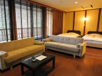Tomuraushionsen Higashi Taisetsuso