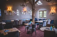 Castle at Edgehill - bars