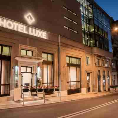 Hotel Luxe Hotel Exterior