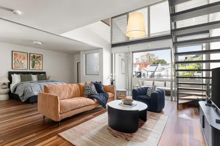 Crown Street Apartments by Urban Rest Отели рядом с достопримечательностью «Парк Хармони»