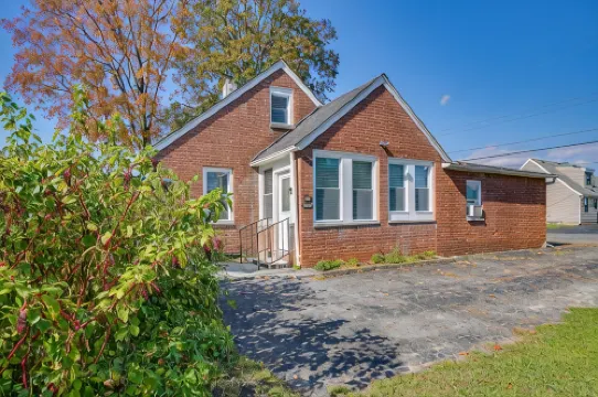 The Peaceful Post Cozy Winter Escape in Kingston