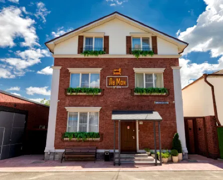 Le Mon Hotel Отели в г. 