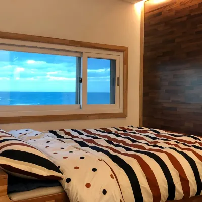 Jeju Barame Seuchiunda Отели рядом с достопримечательностью «Пляж Сехва»