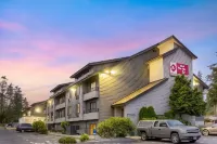 Best Western Plus Oak Harbor Hotel  Conference Center Hotel in zona Dugualla State Park