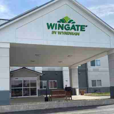 Wingate by Wyndham Uniontown Hotel Exterior