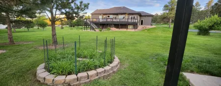 Luxury, Private,Relaxation with beautiful quiet area in the heart of the hills