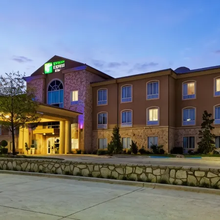 Holiday Inn Express & Suites GLEN ROSE by IHG