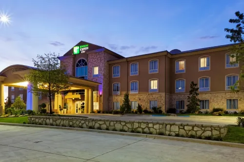 Holiday Inn Express & Suites GLEN ROSE by IHG