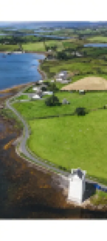 Spacious shore-side bungalow in an exclusive and historic location