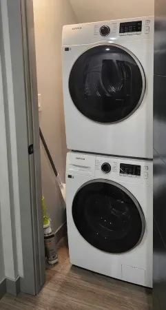 Cozy & Stylish 2BR Apartment Отели рядом с достопримечательностью «Университет Брендона»