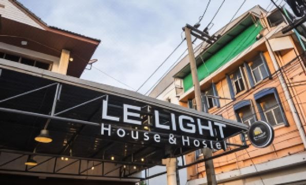 Le Light House & Hostel
