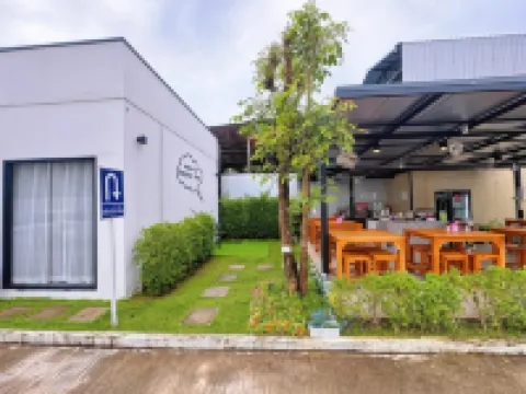 มนต์จันทรา เฮ้าส์ โรงแรมในอำเภอ คลองลาน