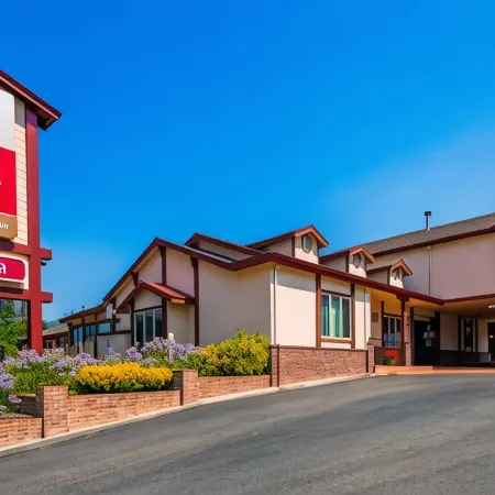 Best Western Plus Humboldt House Inn Отели в г. Гумбольдт