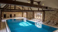 Pałac Wojanów - piscina