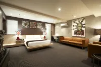 Tolarno Hotel