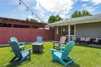 Perfect Central Location w/Mtn Views, Huge Fenced Yard, King Beds, BBQ, & Games!