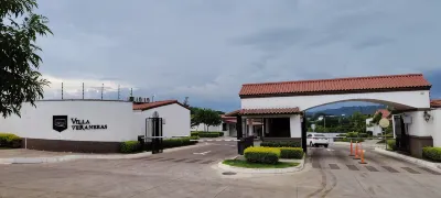 A private villa in an exclusive  gated community in San Miguel - 3 bdr & 2 baths Hotels in 