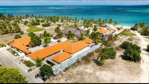 Casa Narrow Villa