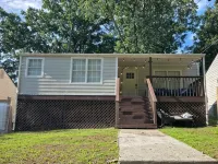 Cozy Retreat Near Airport & Downtown