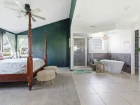 Cozy Lakeside Cottage for Families and Fun Seekers. Game room - Large Soaker Tub Hotels in Lewis