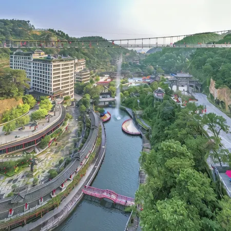 Longmen Shuidu Yangxin Valley Hot Spring Hotel
