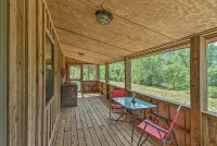 Cozy cabin 1 bedroom, WiFi, AC above Sylamore Creek in welcoming Mountain View