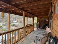 3-Bedroom Cabin in Old Bisbee Hotels in Bisbee