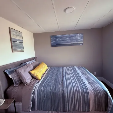 Coastal Living in the heart of St. Ignace.