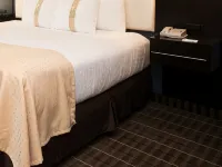 Holiday Inn & Suites MISSISSAUGA WEST - MEADOWVALE by IHG Hotels near Lisgar