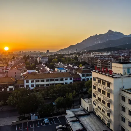 Mount Taishan Hotel