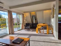 Cozy Lake Tekapo Stay with Mountain Views - Hot Springs