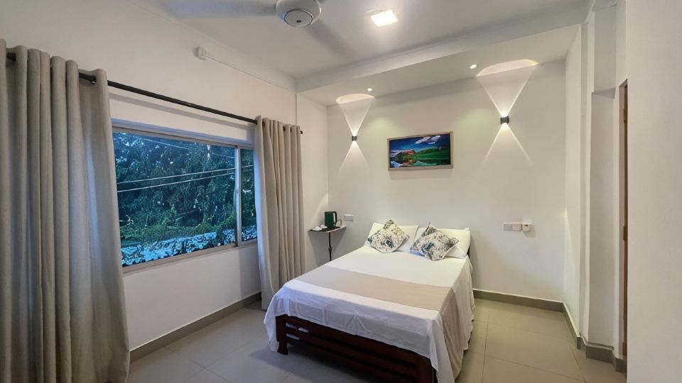 Room near airport in Negombo