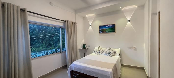 Room near airport in Negombo Hotels in Negombo