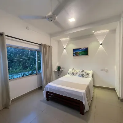 Room near airport in Negombo โรงแรมใกล้หาด Negombo Beach