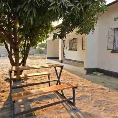 Eagle Weavers Nest Hotel Exterior