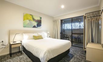 Nightcap at Kawana Waters Hotel