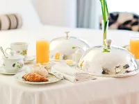 City Avenue Hotel - Muteena โรงแรมใกล้หอนาฬิกาเดรา