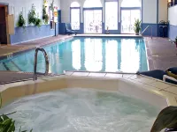 Super 8 by Wyndham Gananoque        Country Squire Resort - Hot Tub