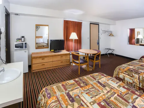 Rodeway Inn & Suites