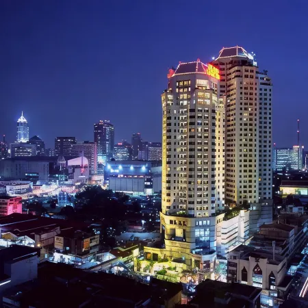 Grand Diamond Suites Hotel Отели рядом с достопримечательностью «Алтари на перекрестке Ратчапрасонг»
