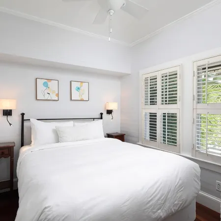 Charming 2 Bedroom Cottage in Old Town Key West