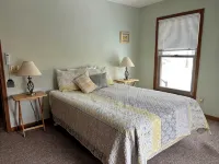 Charming lake front 3-bedroom cottage in Coldwater, Michigan - 3-Star