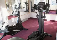 Econo Lodge Inn & Suites - ที่มีฟิตเนส