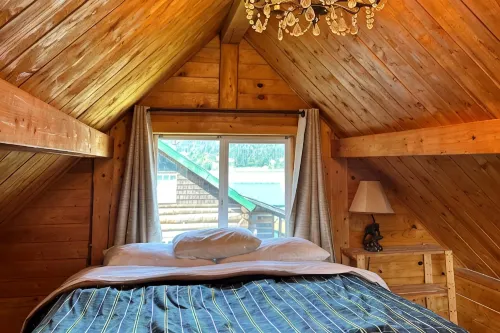 Chenik Cabin, Homer Floatplane Lodge