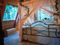 Enchanting River - Waterfront A Frame Cabin Hotels in Highland