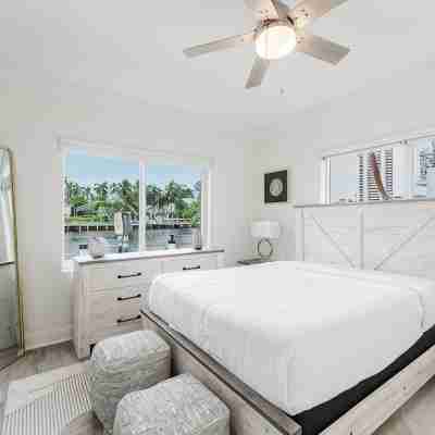 Boca Waterfront Getaway - Pool, Hot Tub, Gym & Views Rooms