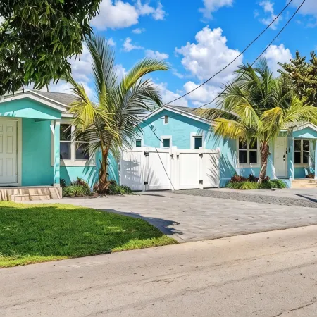 The Delray Cottages Retreat ~Heated Pool Oasis